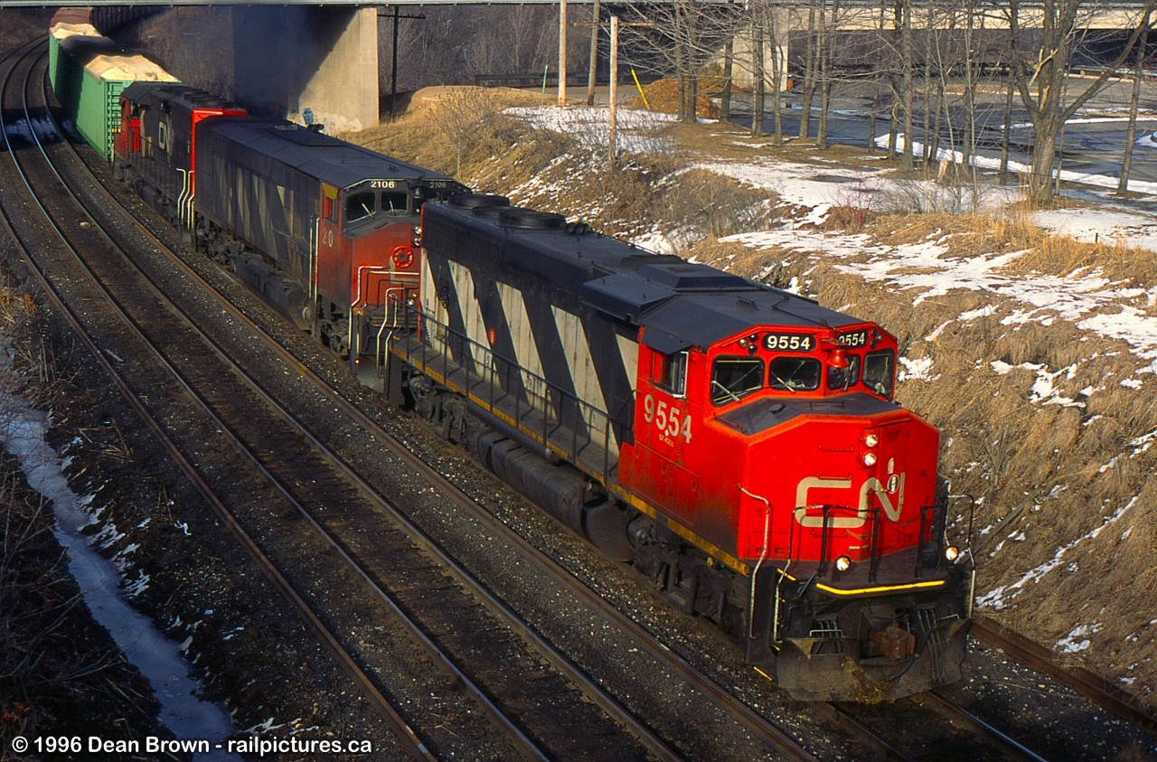 333 with CN GP40-2(W) 9554, CN HR-616 2106, and CN SD40-3 6002