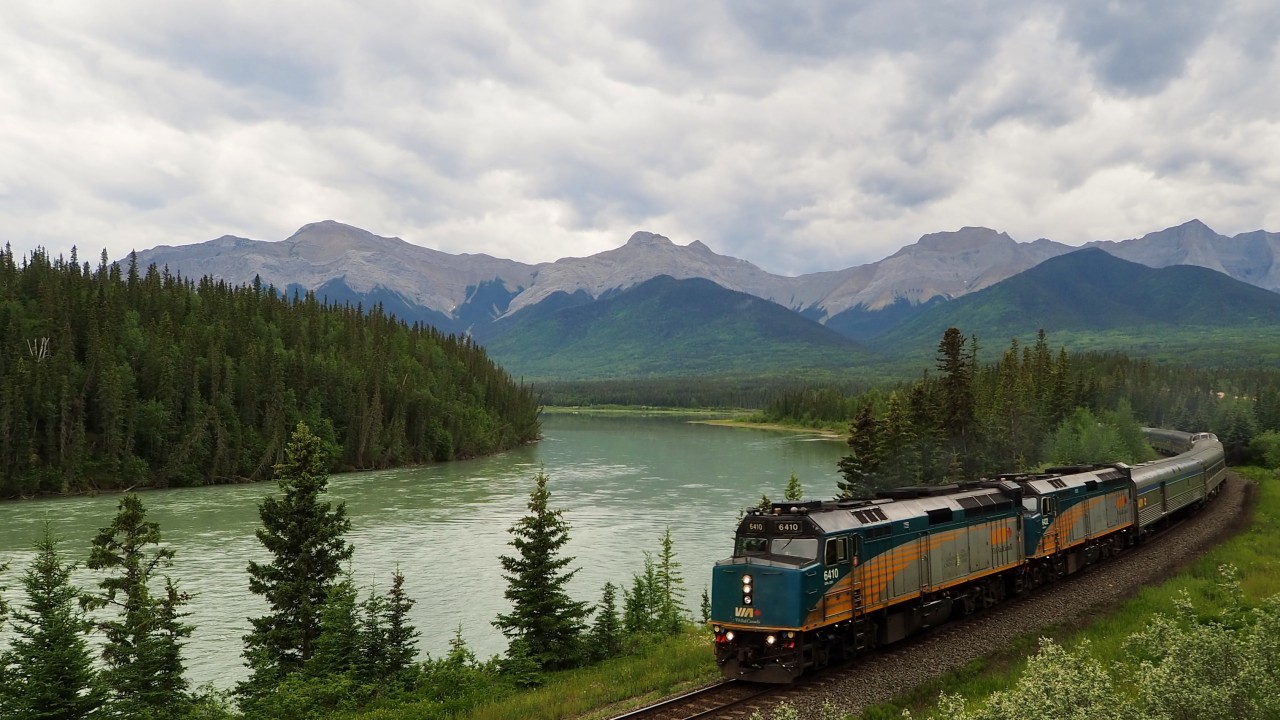 Just passing through the Jasper suburb of Brule, VIA 2 escaped Swantanamo… I mean Swan Landing rather late. Some say this is CN’s Morant’s Curve. You can see why. I do hope that one day The Canadian goes back to the real Morant’s Curve and we can watch the Super Continental back in it’s rightful place.