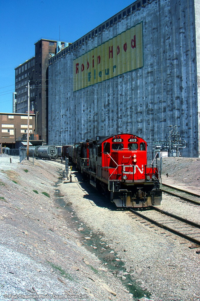 CN GP9RM 4113 is working at Robbin Hood.