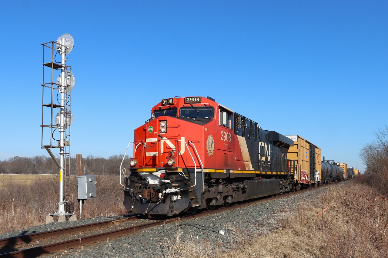 X422 about to take the signal at Robbins East.