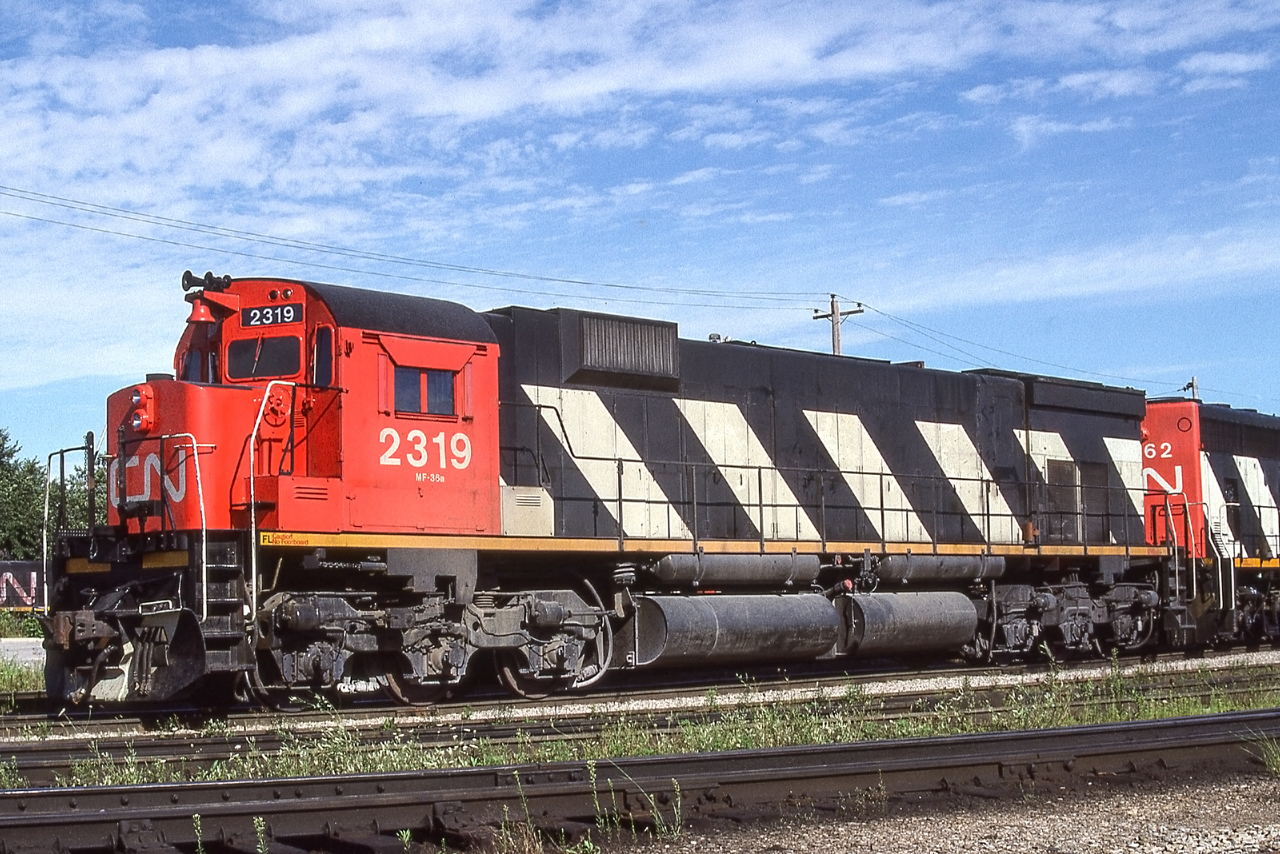 CN 2319 is in Toronto on August 5, 1987.