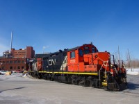 CN YRP002 with CN 7272 & CN 4135 for power is shoving boxcars into the Canadian Copper Refinery (CCR) in East end Montreal.