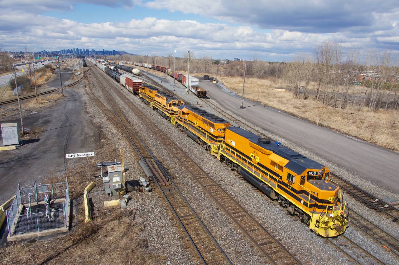 SLR 520's power (QGRY 3014, SLR 3007, SLR 3806 & SLR 806) is about to couple onto cars at CN's Southwark Yard after they dropped off their inbound train.