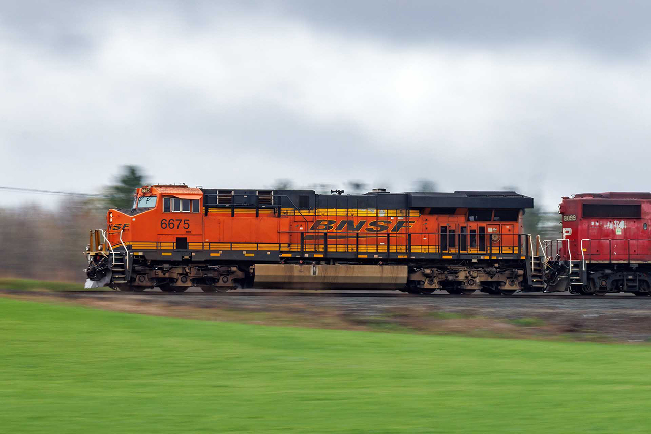 BN leaders are once again a novelty on the Galt Sub. 3099 and 6256 trail as it motors across the Galt with enthusiasm. 1/30th.