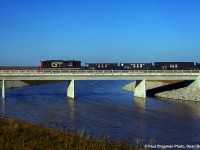 GTW GP9 4922 heading eastbound over the Welland River.