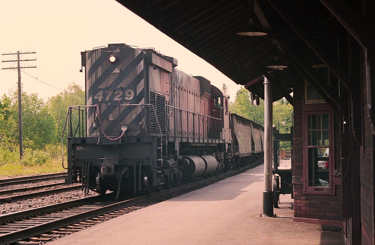 CP 4729 with work train stopped at Parry Sound station in 1986. This locomotive was retired by 1995.
