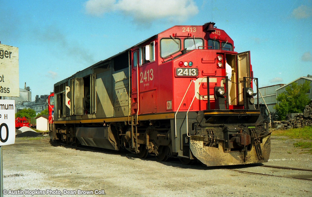 CN Dash 8-40CM 2413 on display at Niagara Falls.