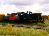 CN SW1200RS 1392 and CN SW1200RS 1395