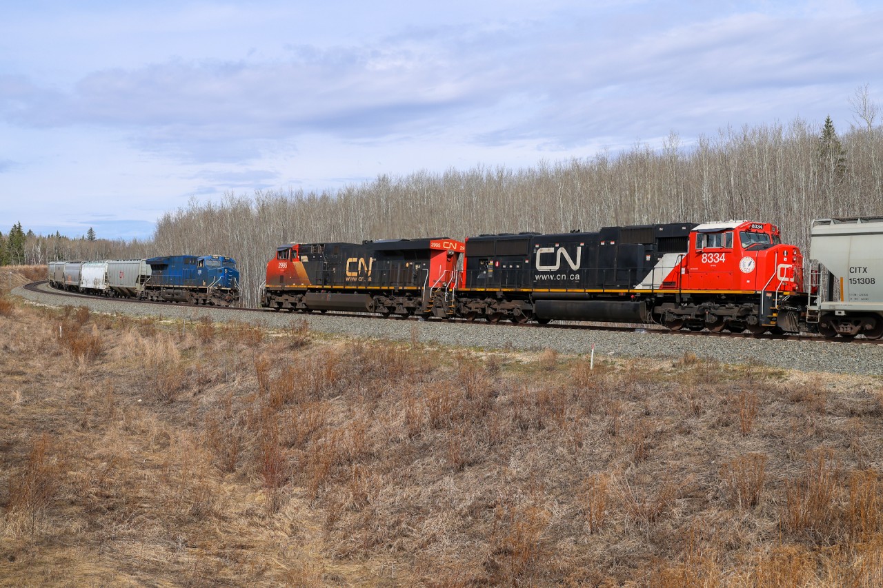 CN G 81051 29 with GECX 2038 leading, holds clear of crossings between Gainford and Fallis for a meet with potash drag B 75941 29.