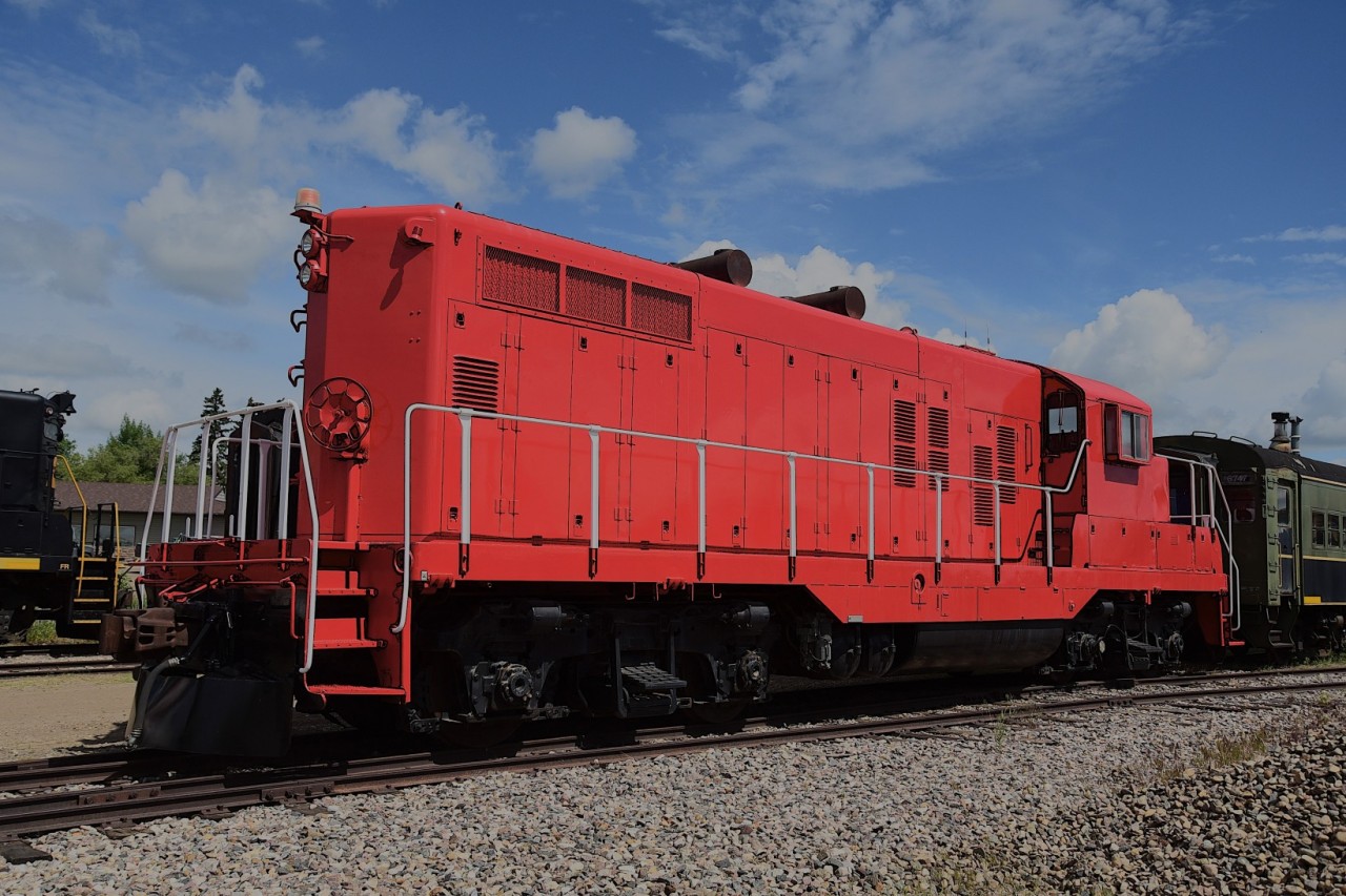 Stage one of the re-paint is complete.


Anyone know this unit's owner / heritage ?


APXX 7438, in the 'Go Oilers Go' livery, is at left


At Stettler, Ab., June 14, 2025 Digital by S.Danko