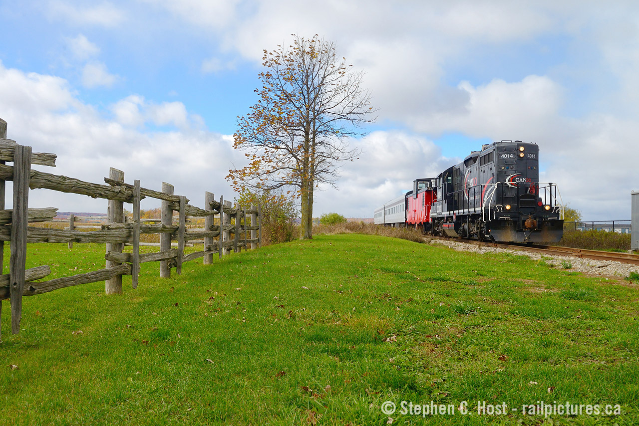 Approaching Mclaughlin Road near the north end of Brampton, the Credit Valley Express is almost at Snelgrove where they will run-around their train and head north. GP9 4014 was only assigned to the line a few months and was sent away due to mechanical ailments.