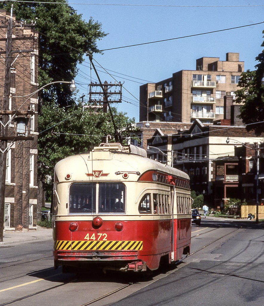 TTC 4472 is in Toronto on August 11, 1987.