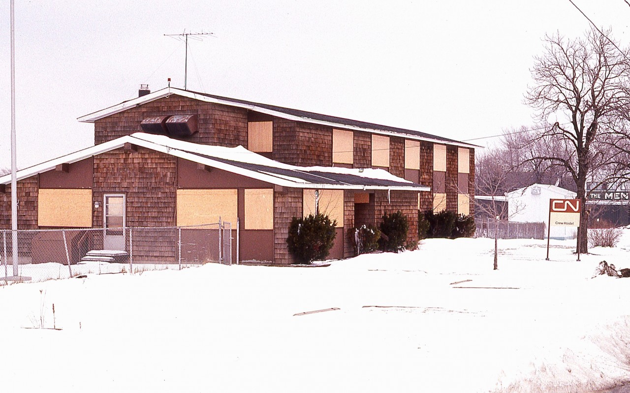 Here is a view of the old CN crew hostel in Fort Erie, which was located on the south side of the tracks near the Central Av bridge.  Closed up and slated for demolition. It is a shame a place like this could not be repurposed.