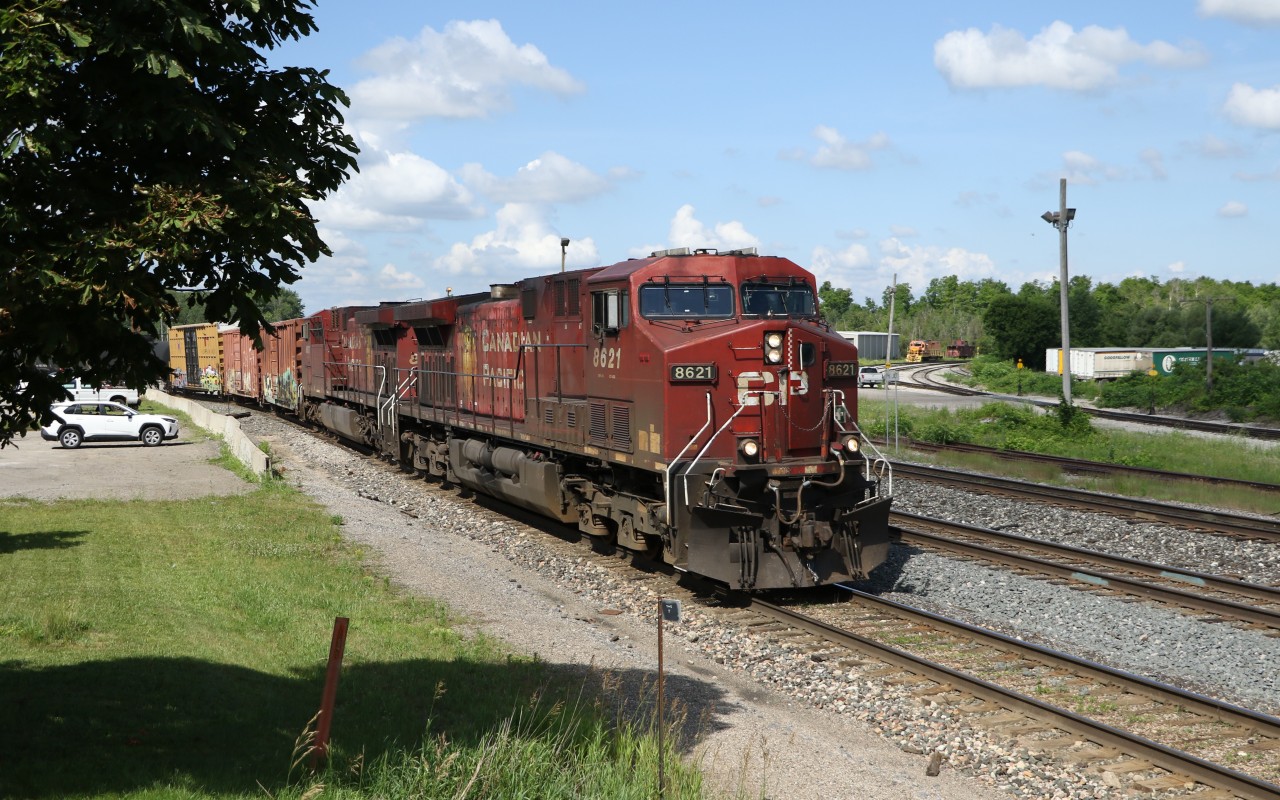 CP 8621 rounding the bend heading east through Guelph Junction on a sunny and hot July morning