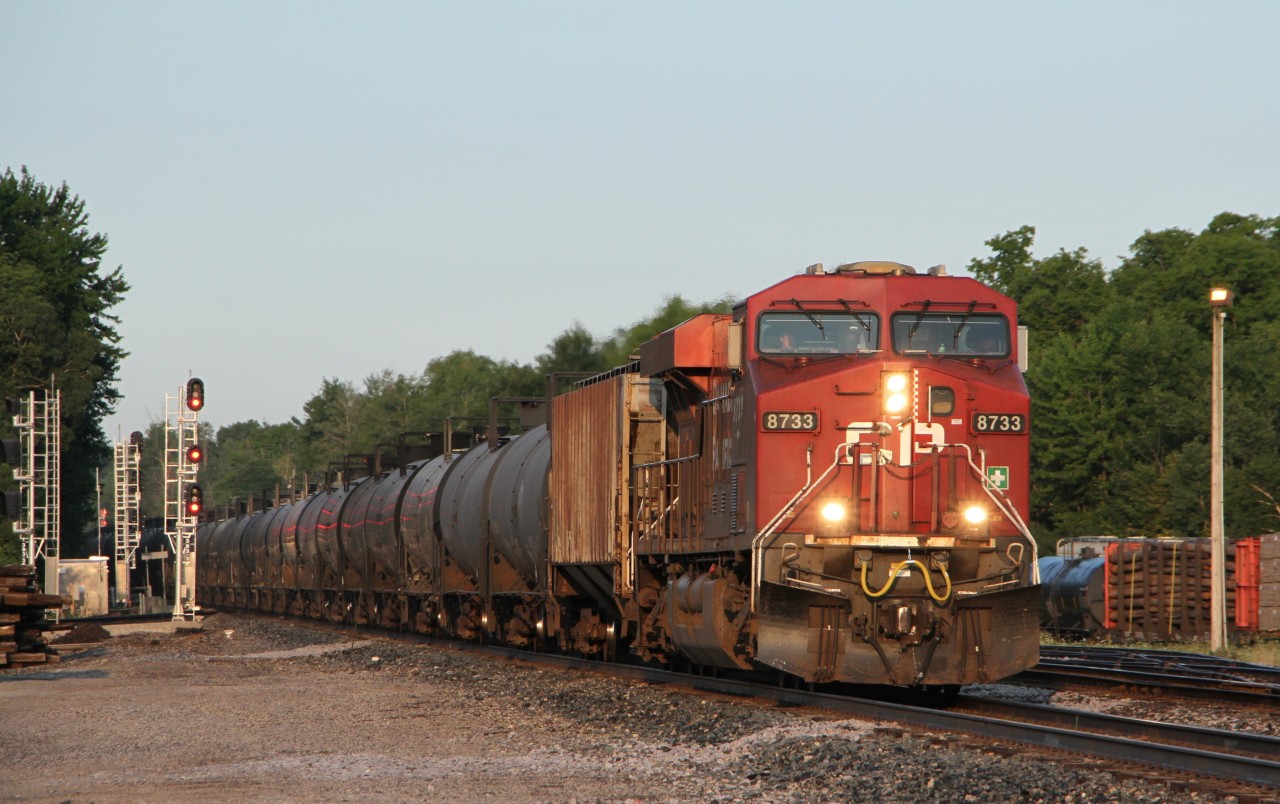 8733, a GE ES44AC, leads a consist of tanker cars eastbound into the Guelph Junction at 06:58hrs. I had puulled in about 5 minutes earlier and was happy to see a green light. Alas, only one other train passed through in my remaining 5 hours spent out today.