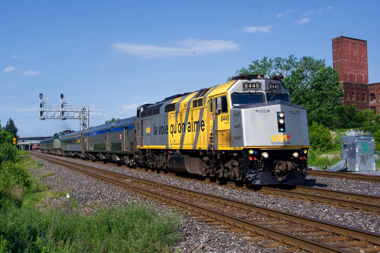 VIA 604/600 is nearly finished its run from Northern Quebec as it heads east on the Montreal Sub. VIA 6445 is up front on the VIA 604 portion and VIA 6419 on the VIA 600 portion.