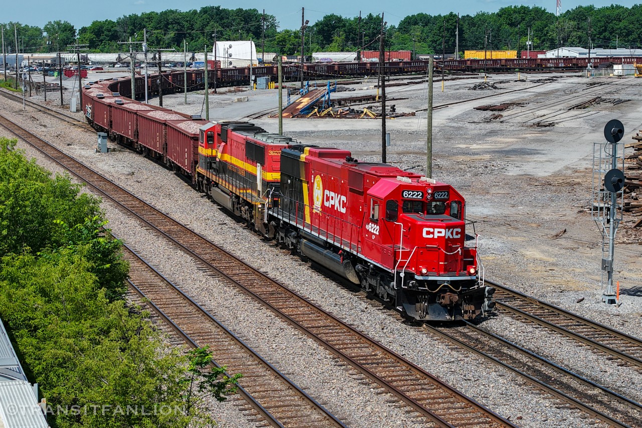 CP 6222 and KCS 3928 powering Adirondack sub Herzog work train CP 9WAD-25, quick turnaround at St Luc yard as they were only arrived from reloading in Whitehall couple hours ago. (2026/06/25)