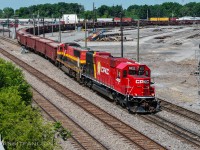 CP 6222 and KCS 3928 powering Adirondack sub Herzog work train CP 9WAD-25, quick turnaround at St Luc yard as they were only arrived from reloading in Whitehall couple hours ago. (2026/06/25)