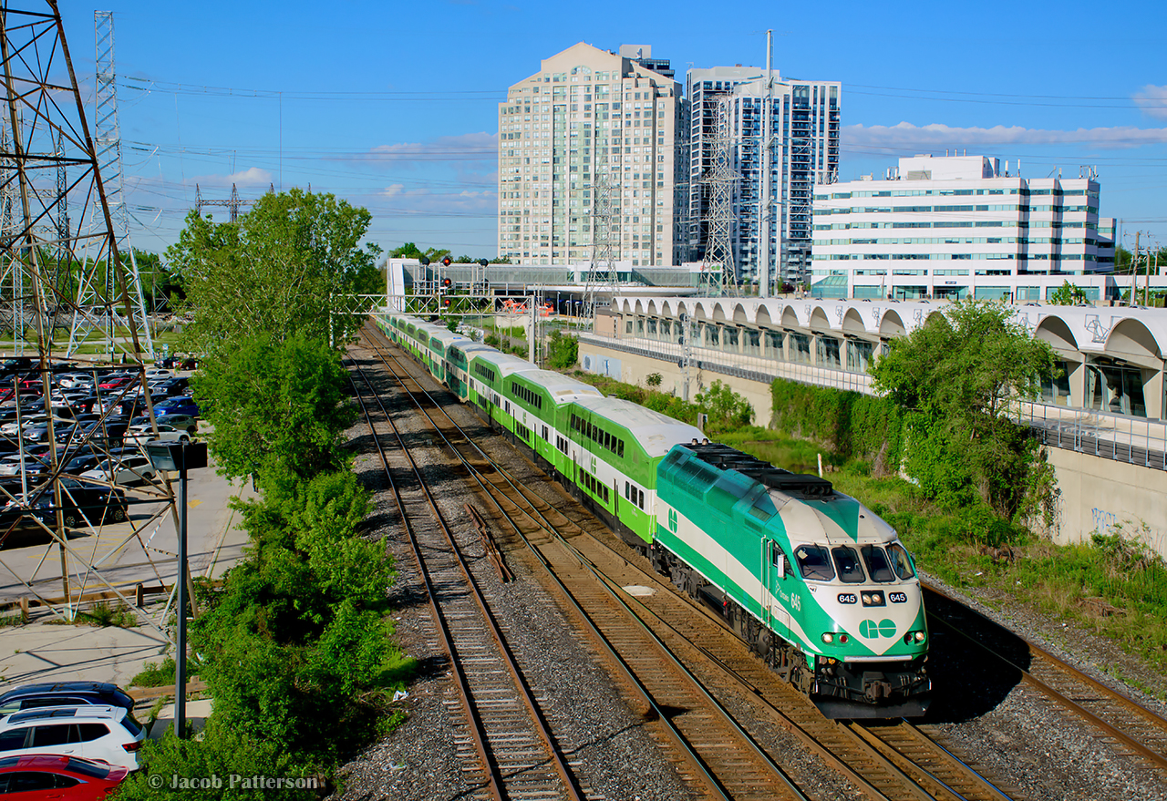GO 2718 departs Kipling GO station, headed towards West Toronto, and the short run down to the final stop at Union Station.