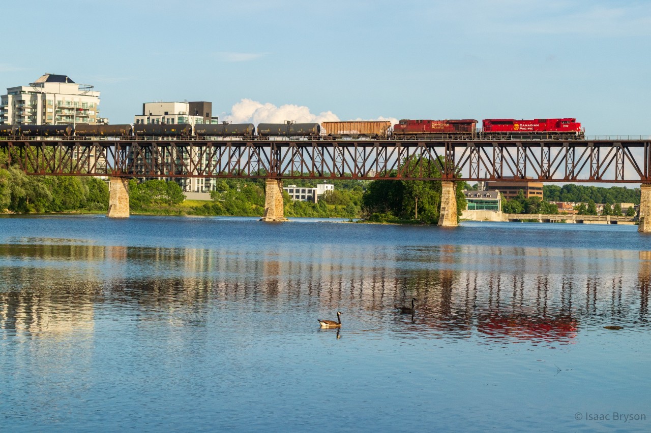 CP 529 traverses the iconic Galt trestle over the Grand river with SD70ACu CP 7049 and ES44AC CP 8721 in the lead. CP 7049 was in the shops for repairs late last year, and while it was getting fixed, it was cleaned up. Once it was released, it was looking nearly brand new! Long live beaver II!