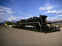 <b> Sun lit steam </b> <br>
CN 6015 is looking good on this sunny final long weekend of summer in Jasper.