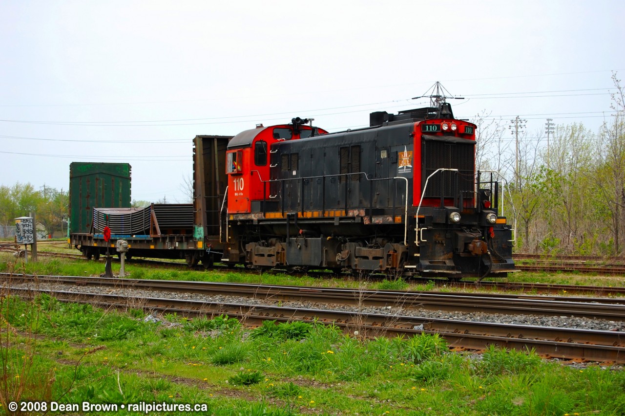 TRRY S-13u 110 heads southbound with only 1 car on that day.