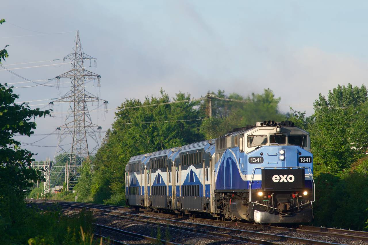 EXO 1341 leads a deadhead move north on the Mascouche line during the morning rush hour