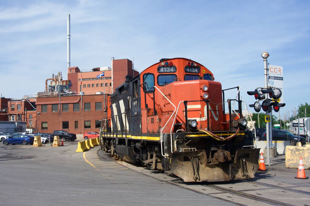 CN YRP002 shoves boxcars into the CCR plant.