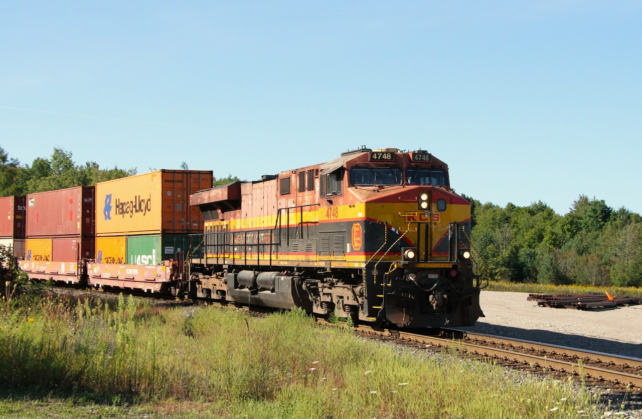 KCSdeMexico leading into Guelph Junction after leaving Kinnear Yard in Hamilton approx. 50 minutes before its arrival. Mid DPU was CP 8129.
