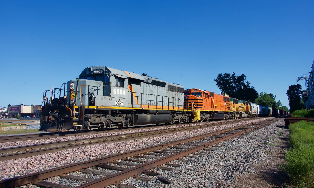 QG 919 is about to enter CPKC's St-Luc Yard with an eclectic lashup. The first two units were transferred from SLR to QGRY a bit over a month ago.