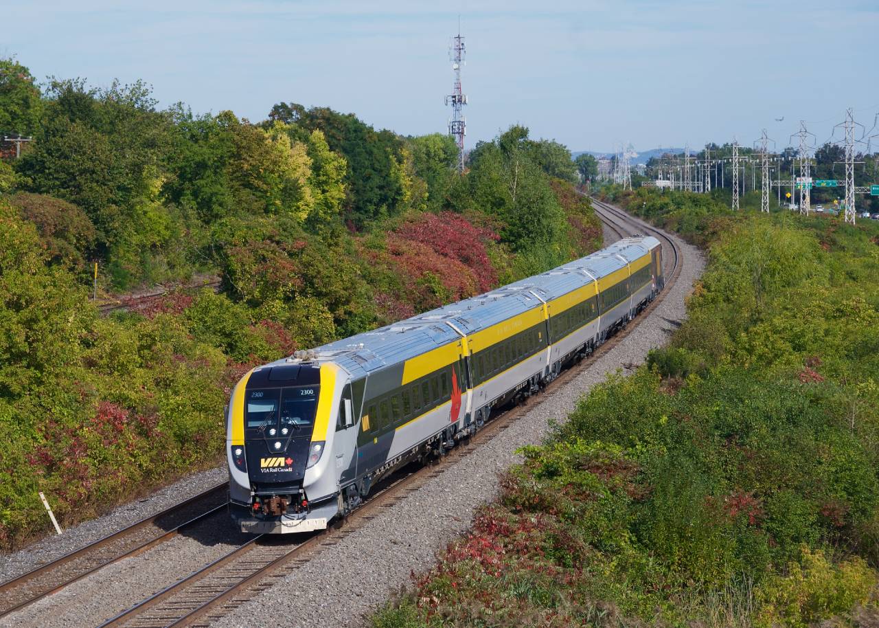 Entering service for the first time a few weeks back, Siemens set TS1 is on VIA 637 on September 26th. This set had been delivered to VIA Rail on September 29th 2021.