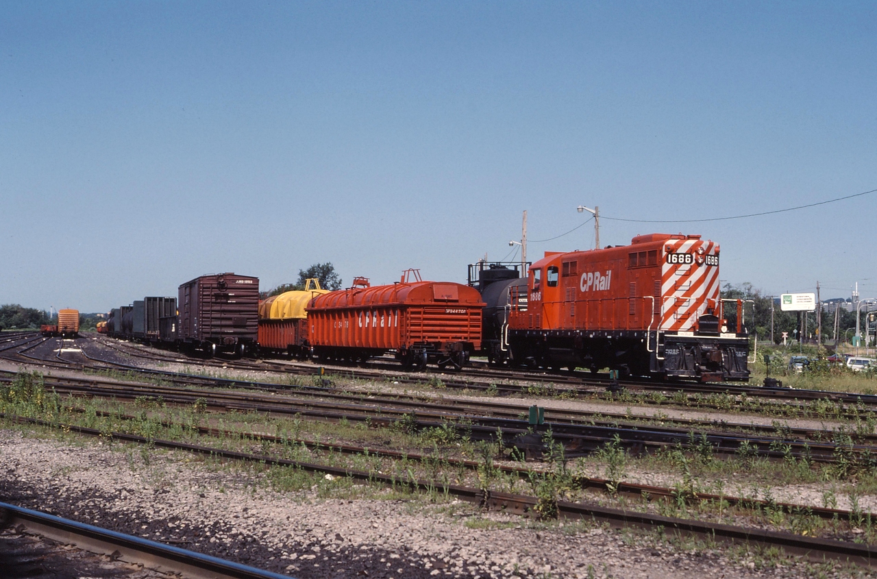Railpictures.ca - John Eull Photo: Back on home rails… CP GP7U 1684 ...