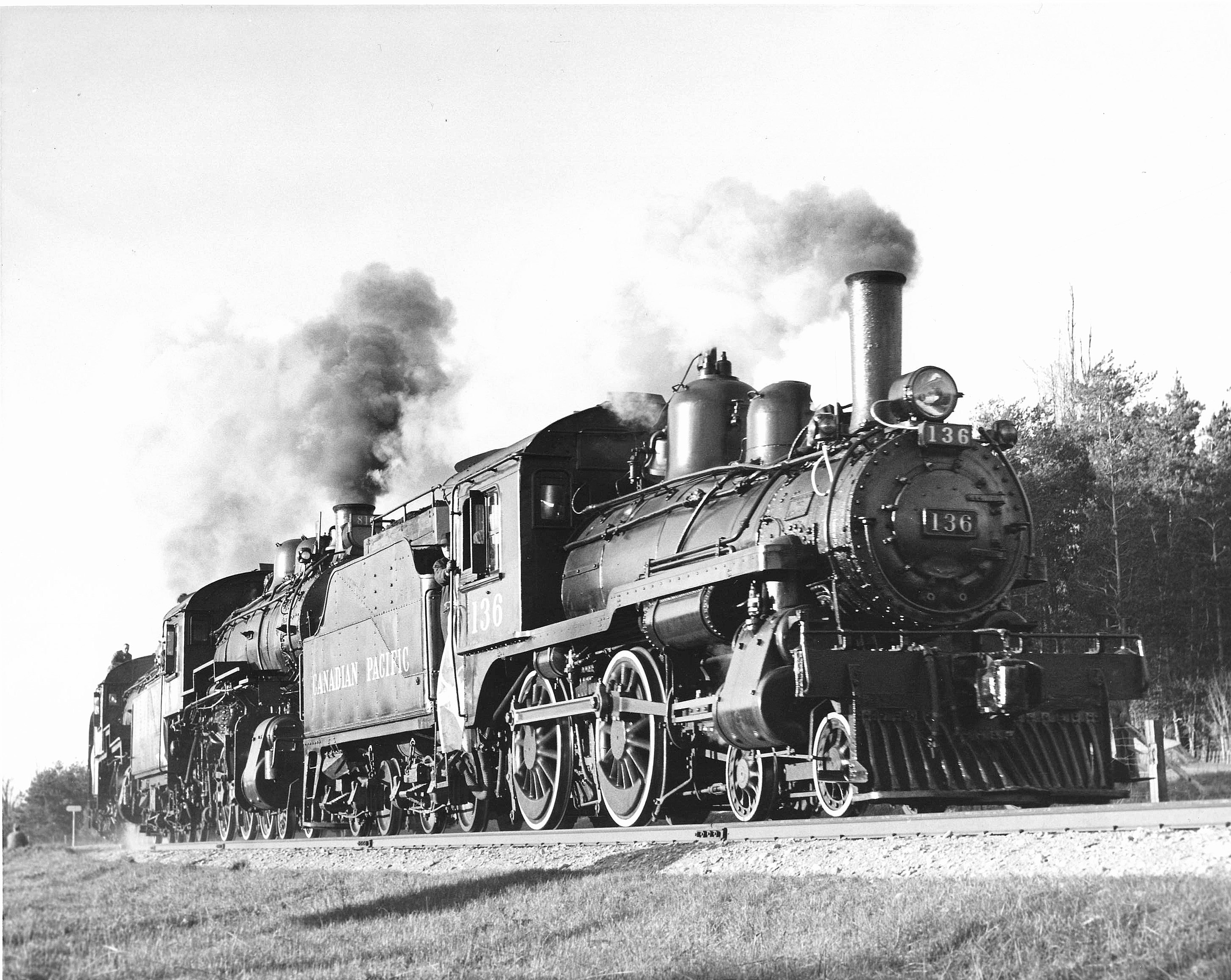 Railpictures.ca - Jim Walder/John Riddell Collection Photo: Looking out ...