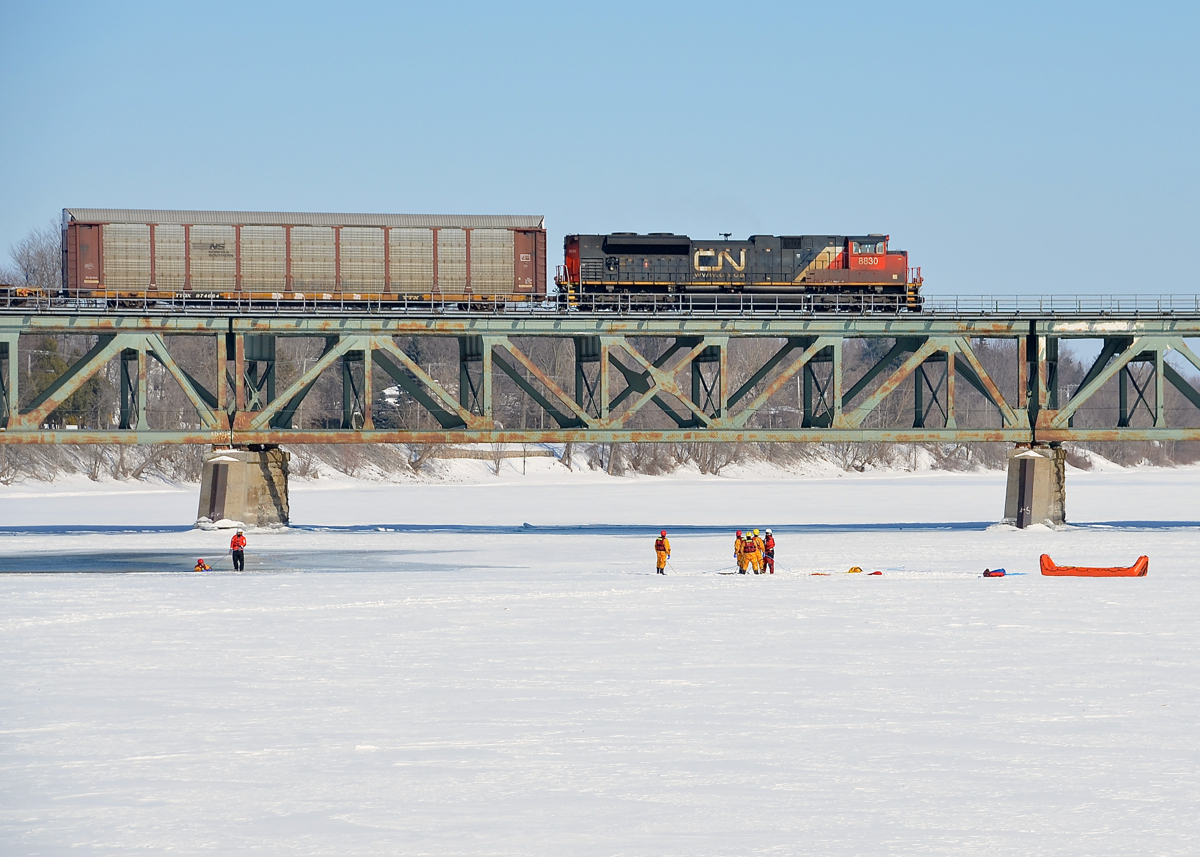 cn 310 is crossing the richelieu river with sd7