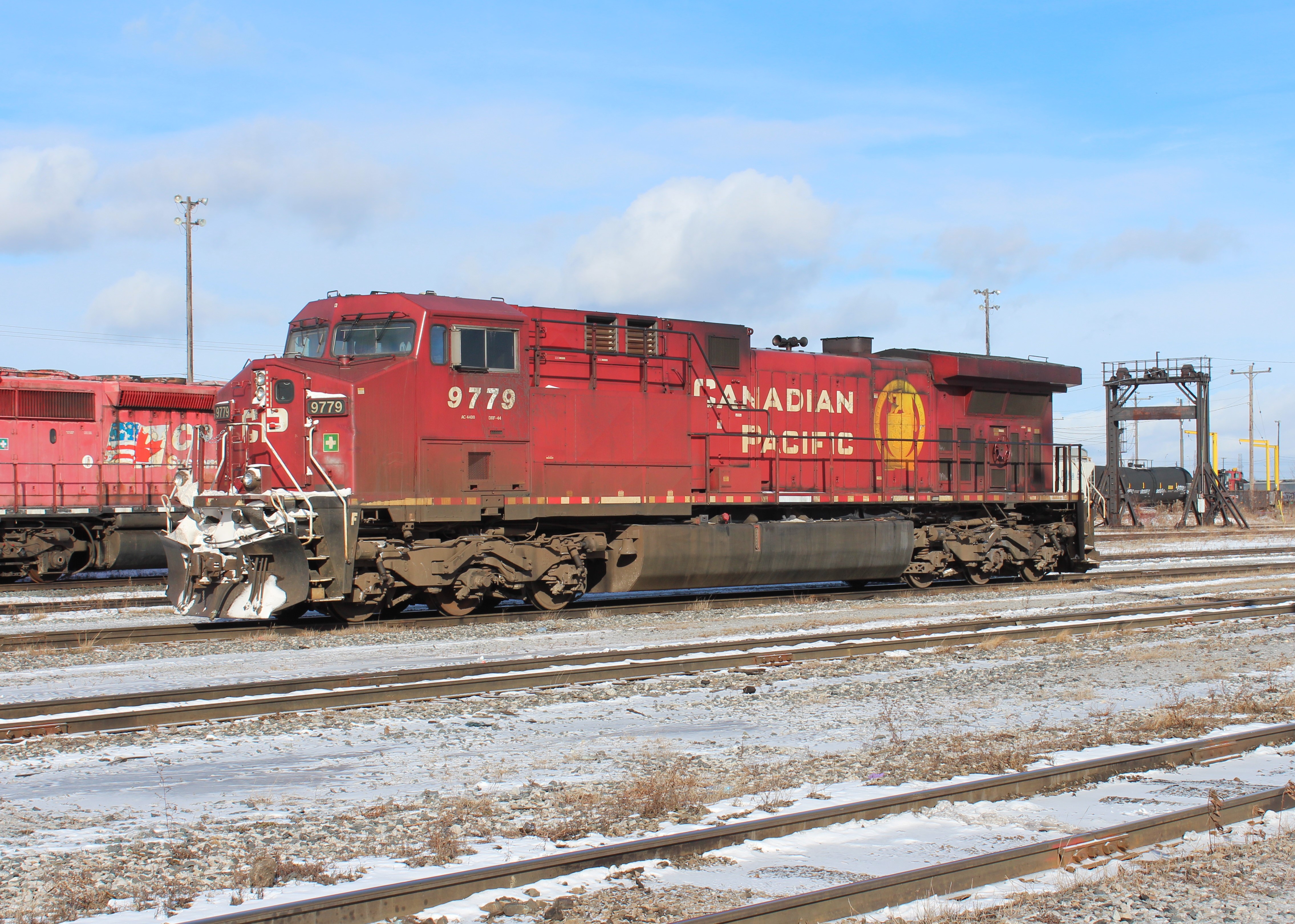 Railpictures.ca - Paul Santos Photo: AC4400 built in 2003 waits to be ...