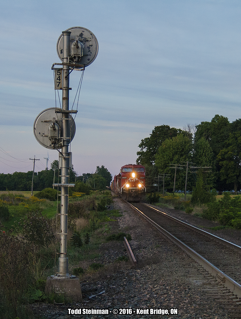 Railpictures.ca - Todd Steinman Photo: After checking the signals and ...