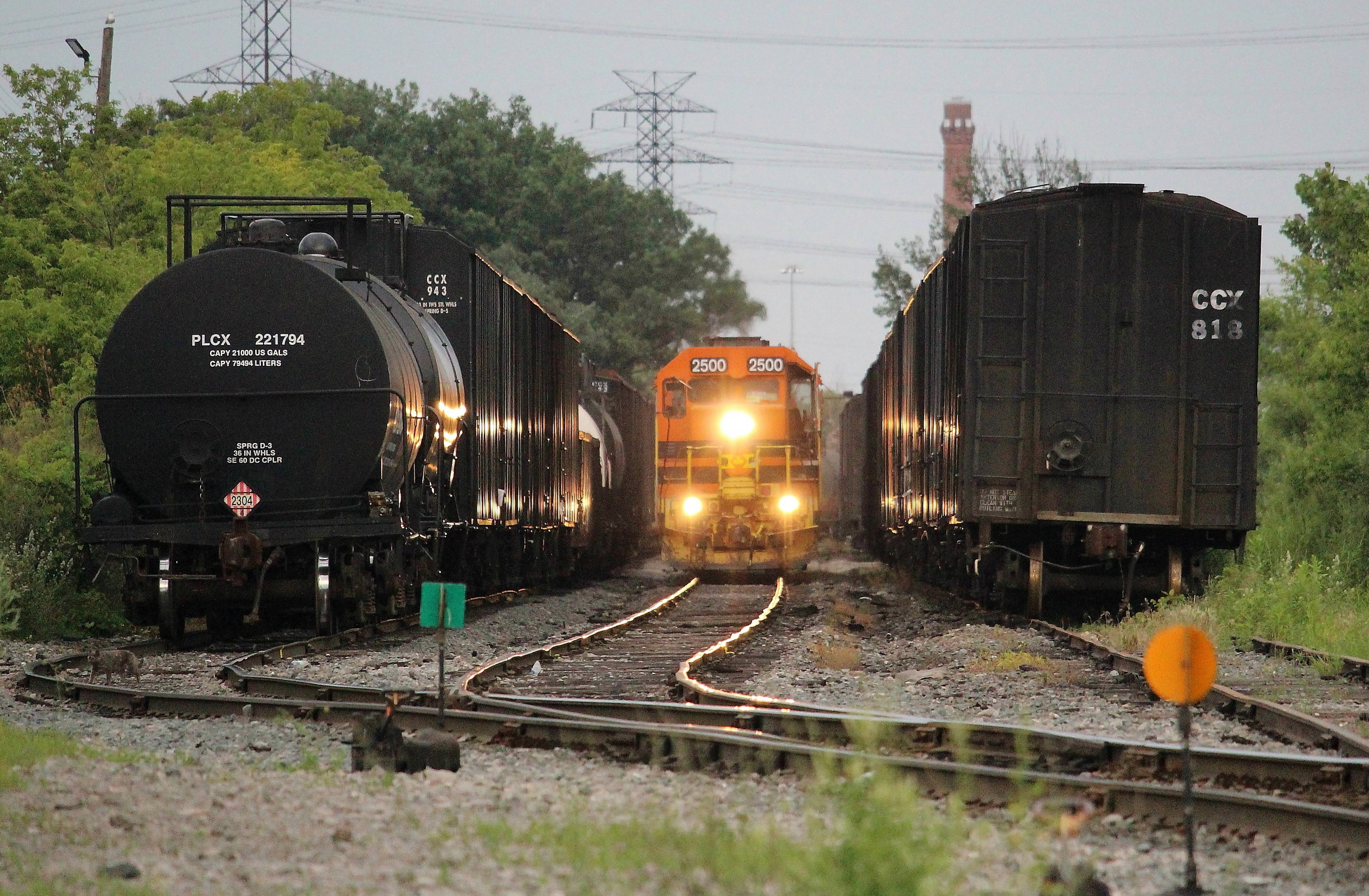 Railpictures.ca - James Knott Photo: QGRY 2500 is literally and ...