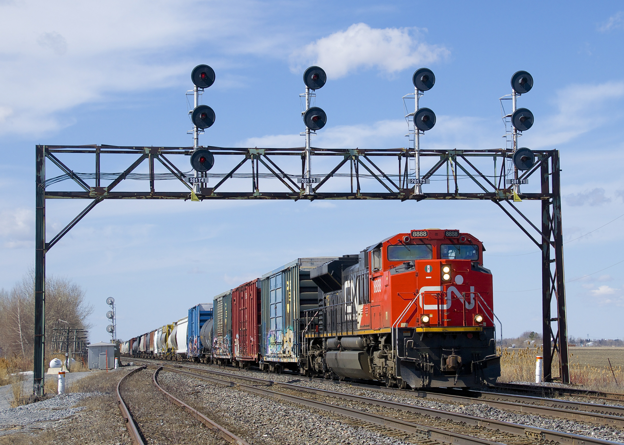 Railpictures.ca - Michael Berry Photo: CN 8888 leads a 153-car CN 310 ...