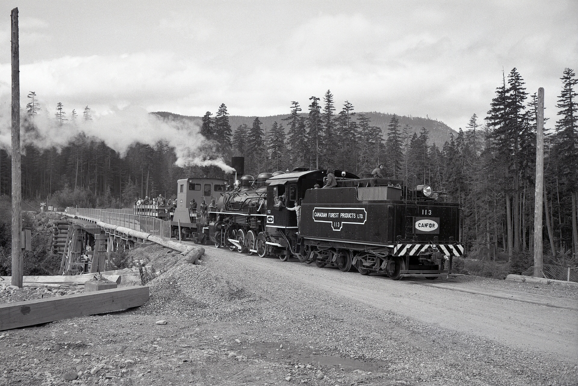 Railpictures.ca - Ken Perry Photo: In early June throughout the 1970s ...